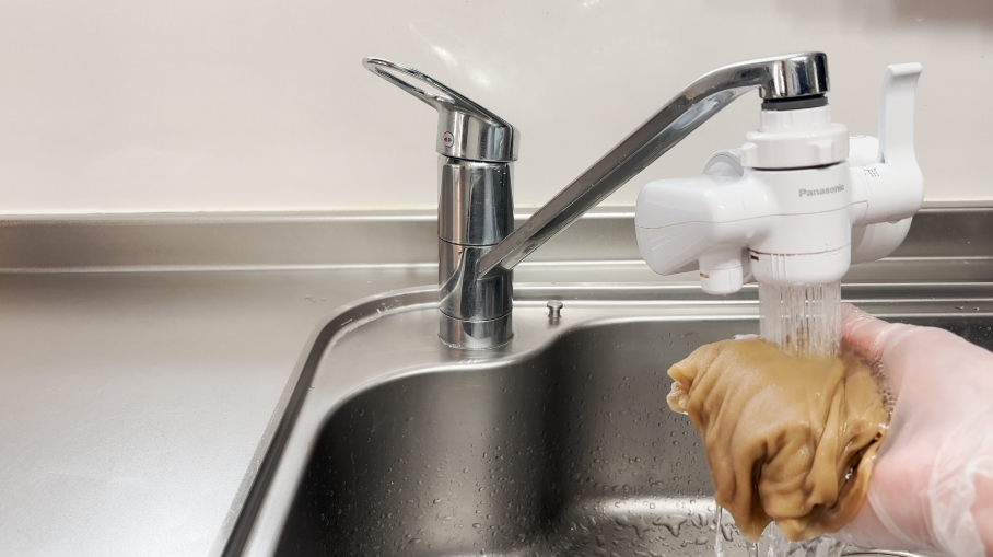 ストッキングを濡らす