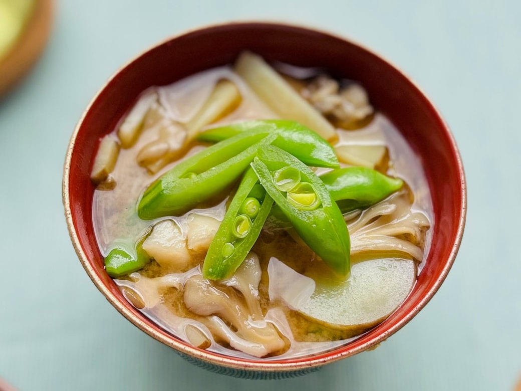 スナップエンドウのみそ汁