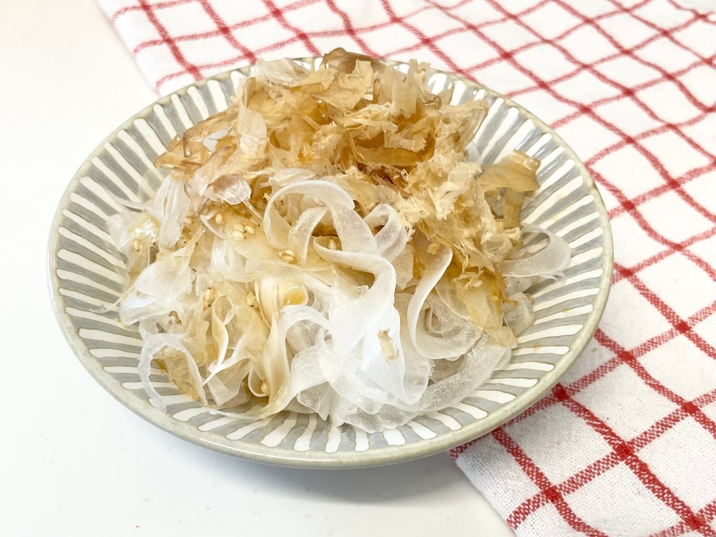 新玉ねぎの和風ごまサラダ
