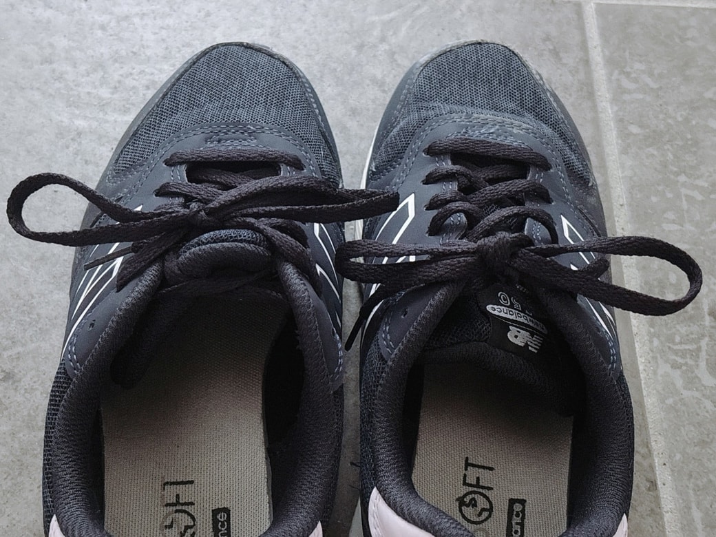 蝶結び＋ひと結びした靴紐