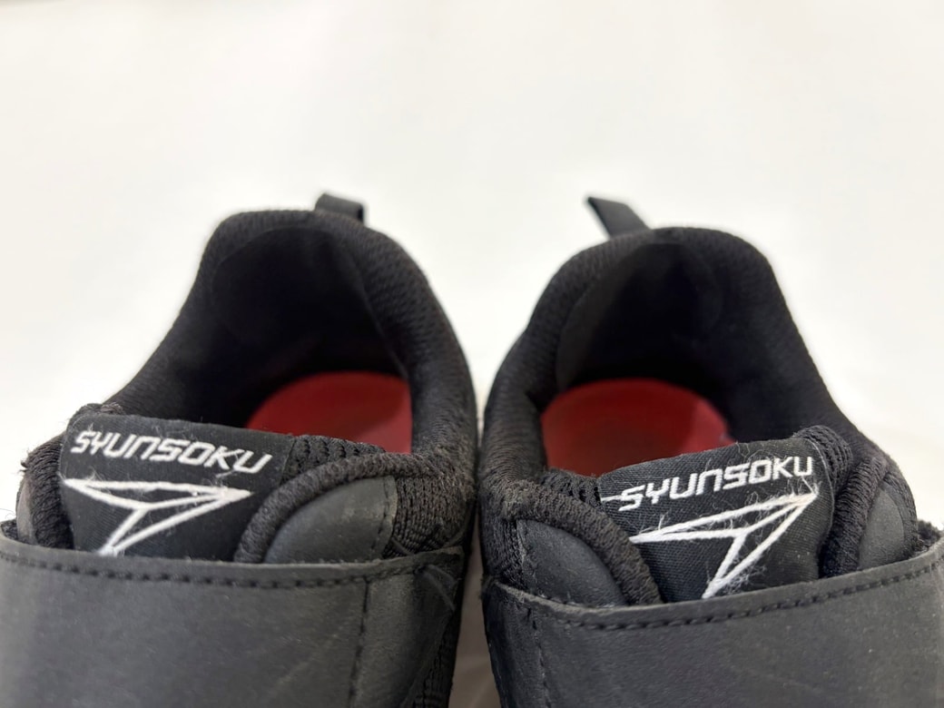 黒いパッチは自然になじむ