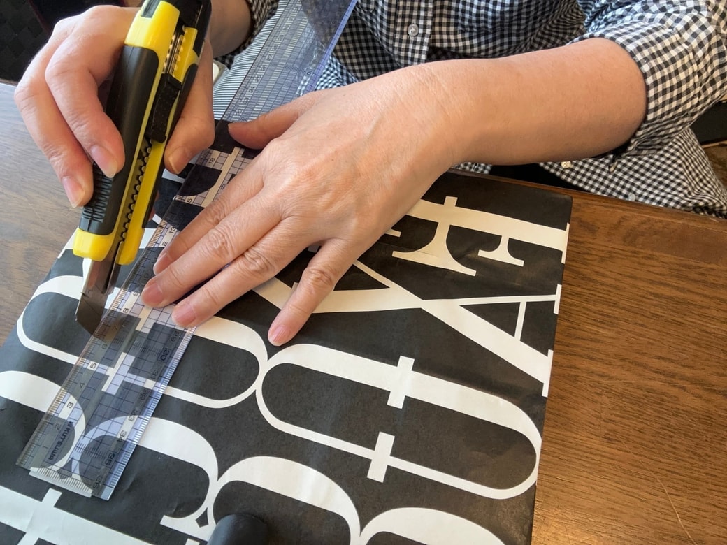 紙袋に穴を空ける