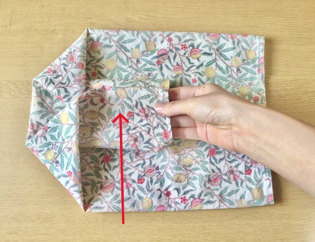 テーブルナプキンを折る