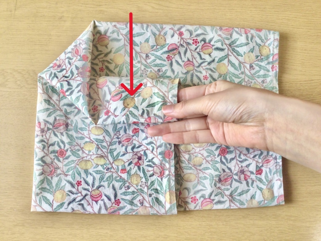 テーブルナプキンを折る