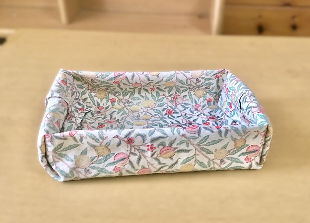 立体に折って「小物入れ」として活用できる