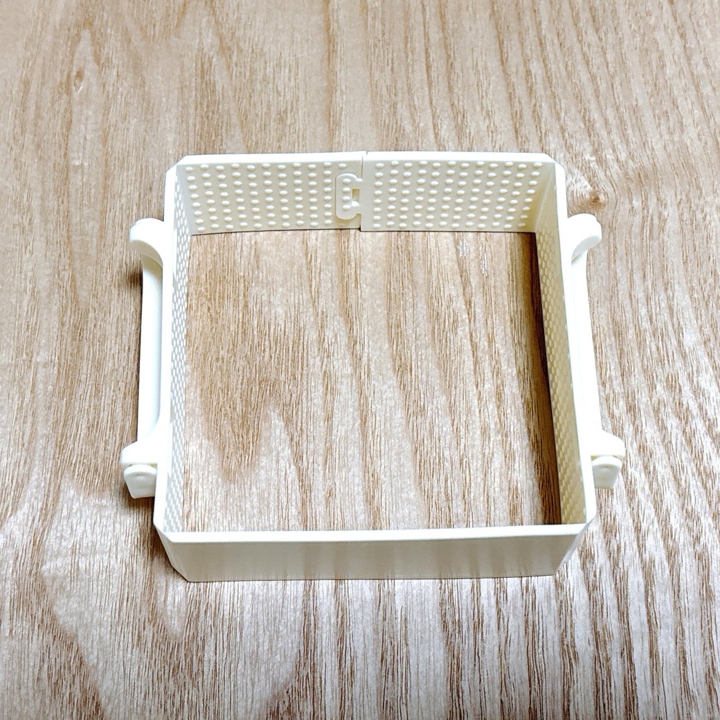 四角い容器になっている