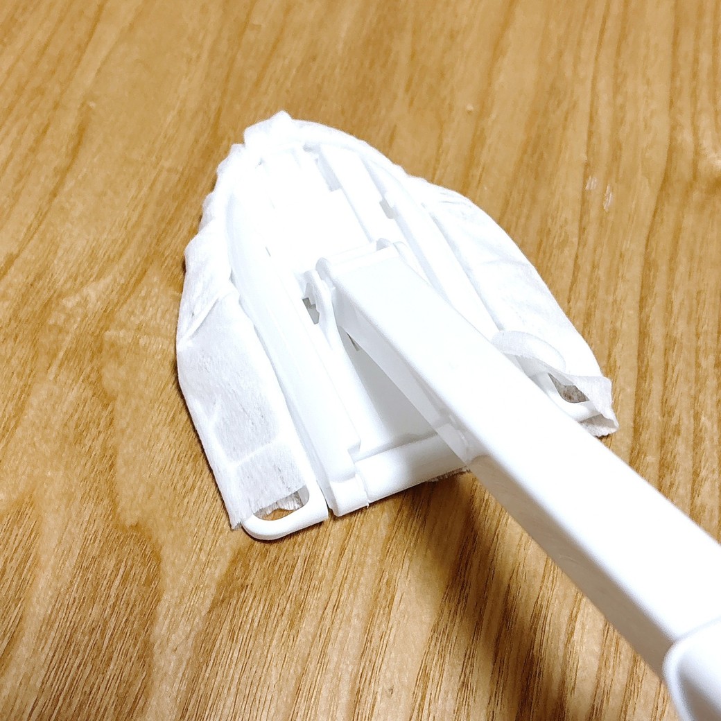 巻き付けるようにシートを取り付ける