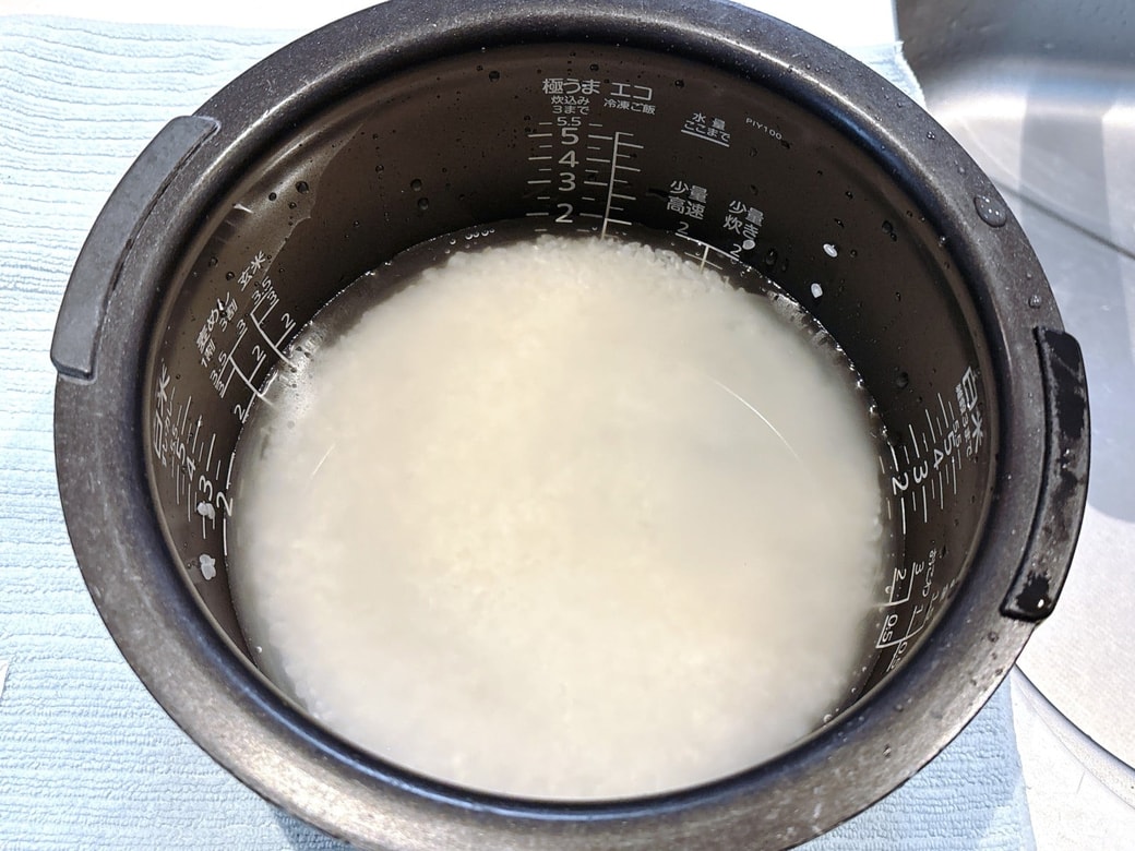 お米をあらって30分浸水させる