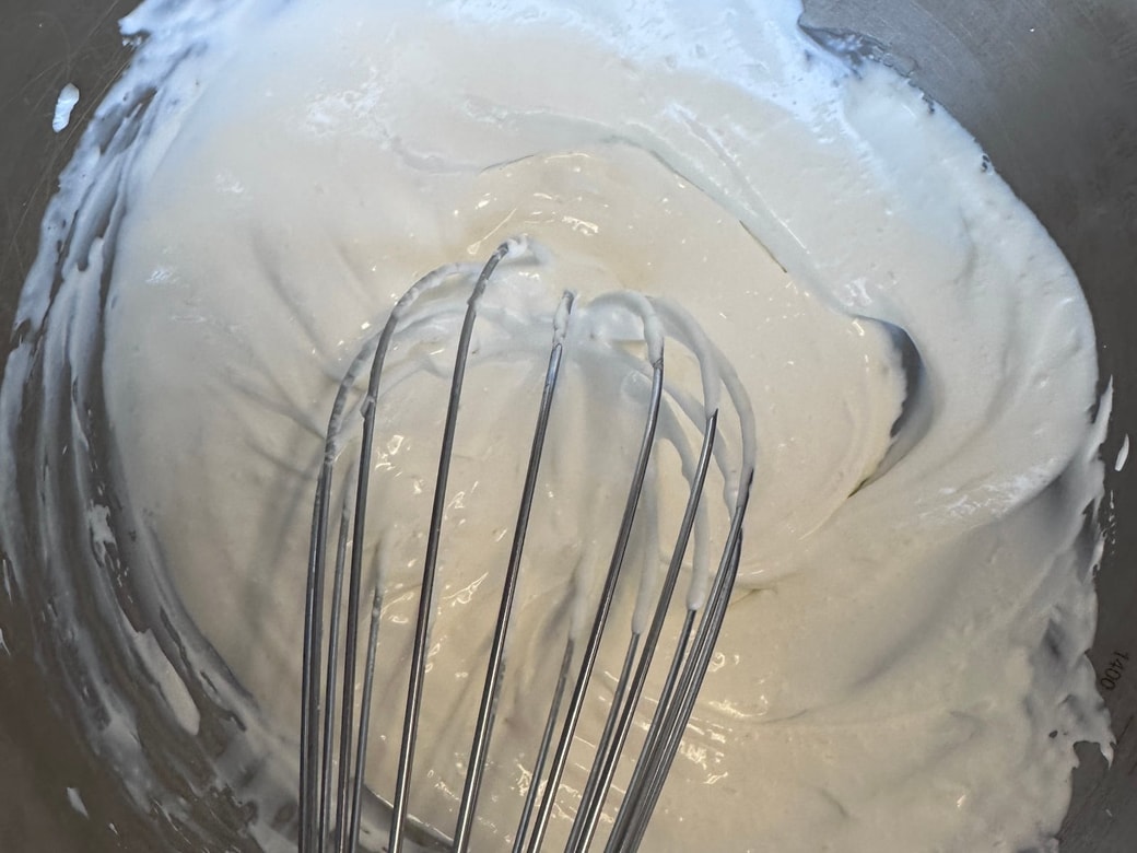生クリームを1分泡立てたところ