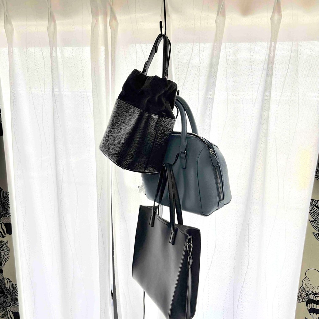 S字フックにバッグをかけたところ