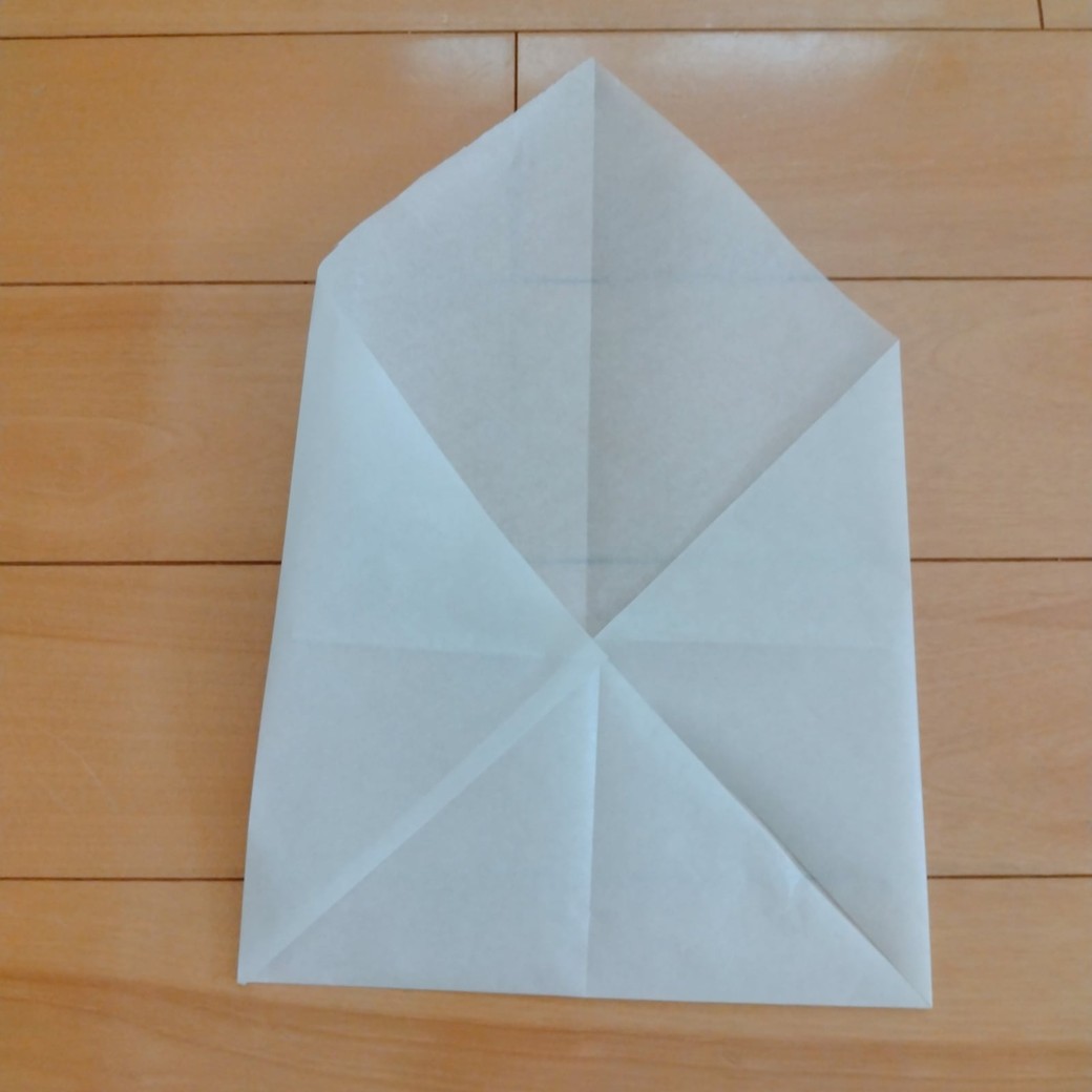 折っているクッキングシート