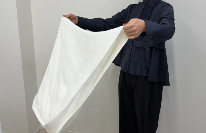 タオルを振ってから干す