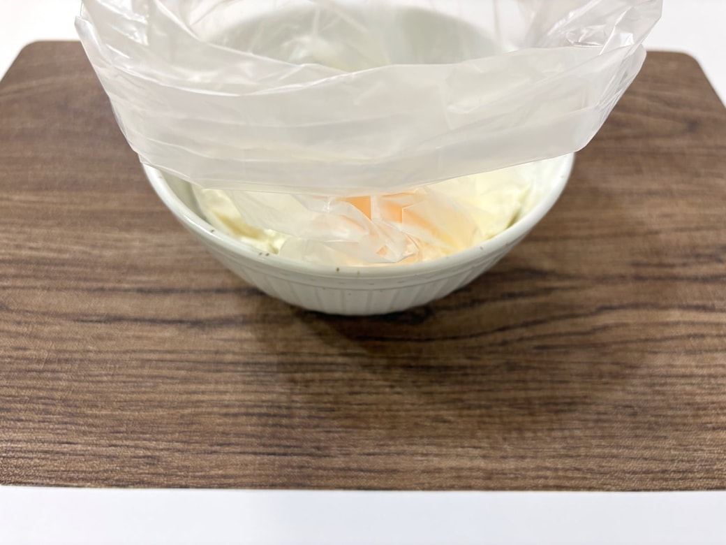 少し深さのある容器を使うとやりやすい