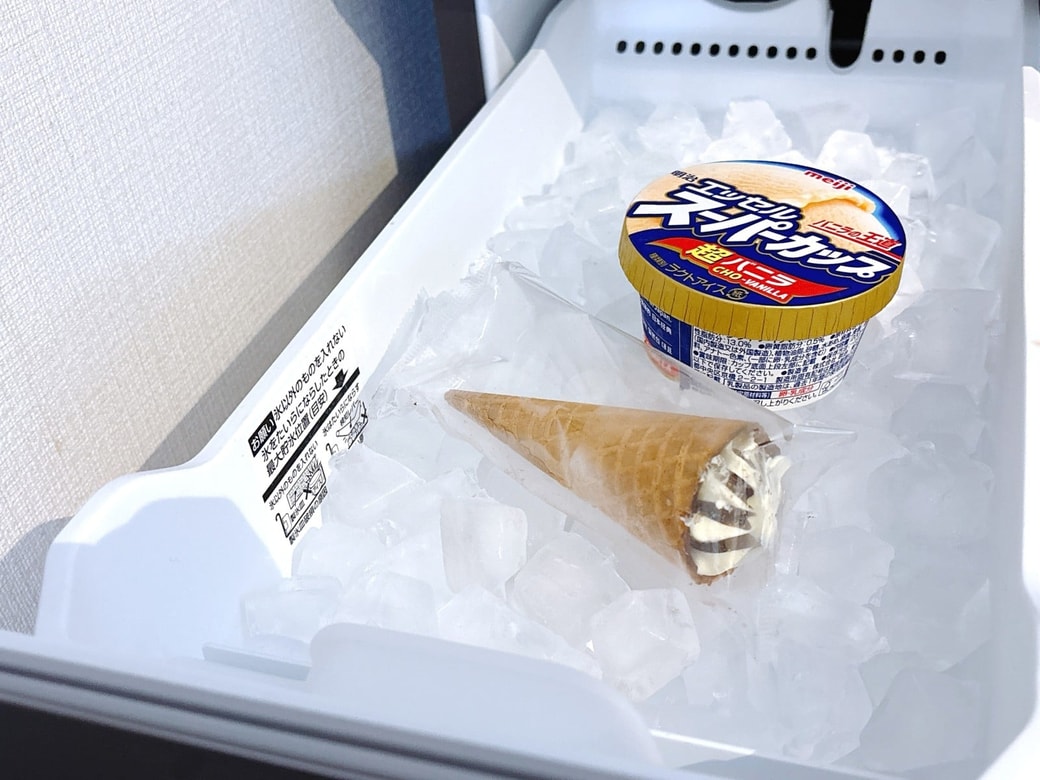 原因③貯氷ケースに氷以外のものが入っている