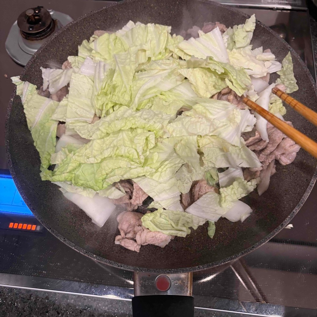 フライパンに野菜を入れたところ