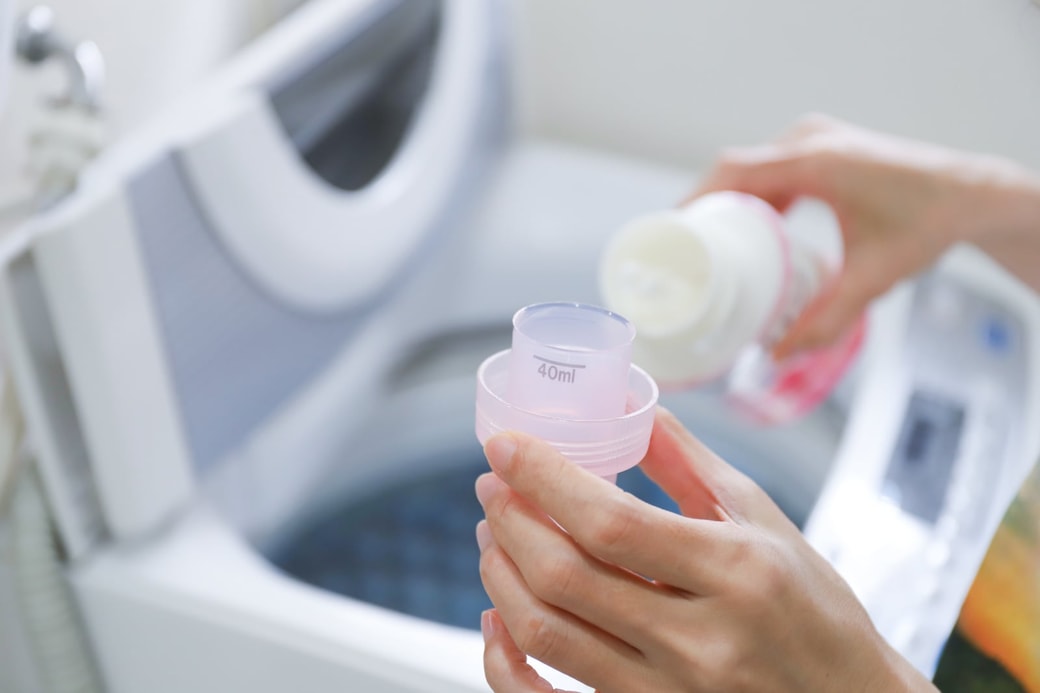 NG③濃縮タイプの柔軟剤をそのまま投入口に入れる