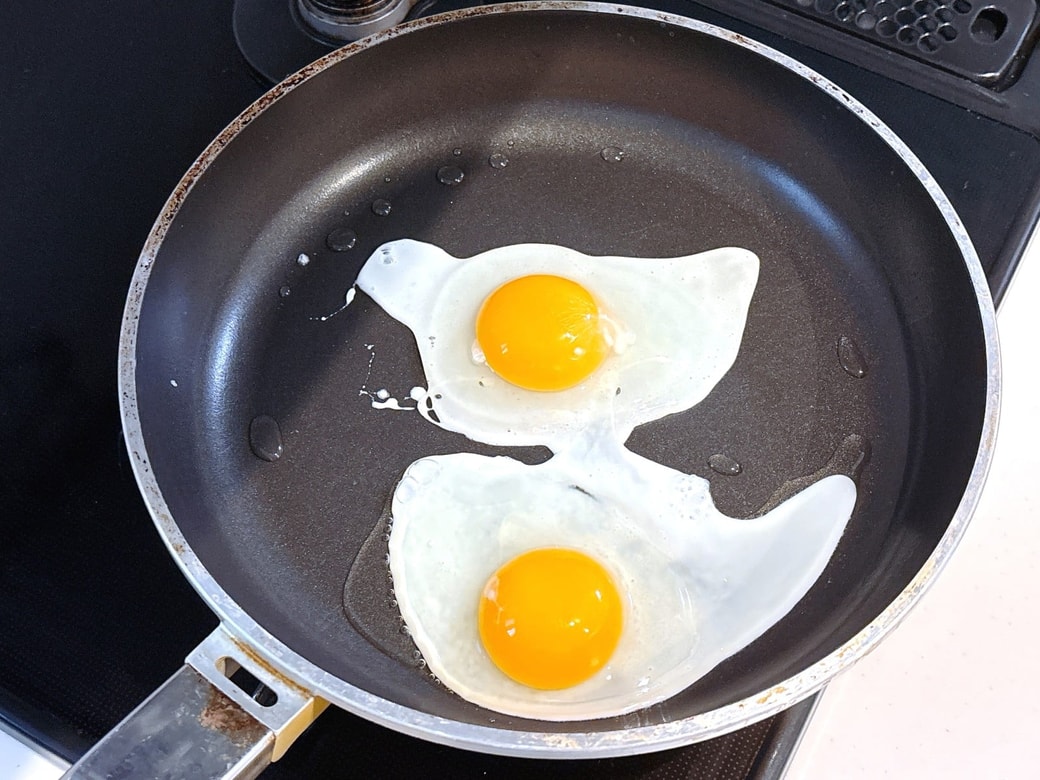 目玉焼きを作る