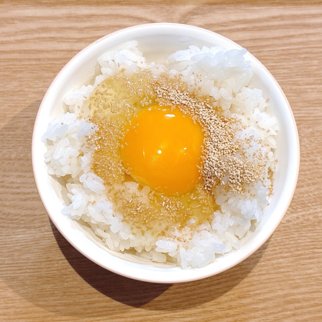できあがった「ほんだし卵かけごはん」
