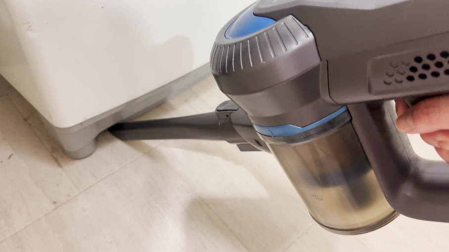 掃除機をかける
