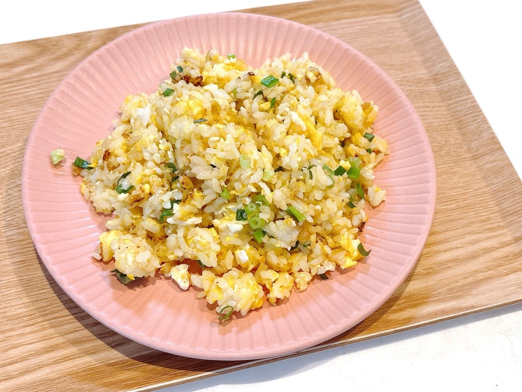 できあがった「酢チャーハン」