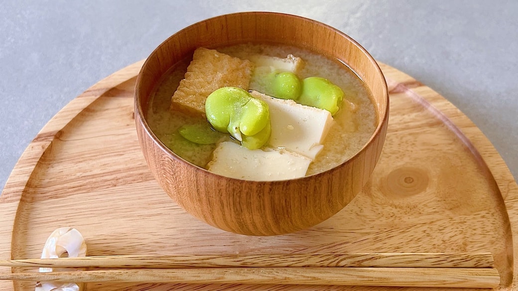 そら豆と厚揚げのみそ汁