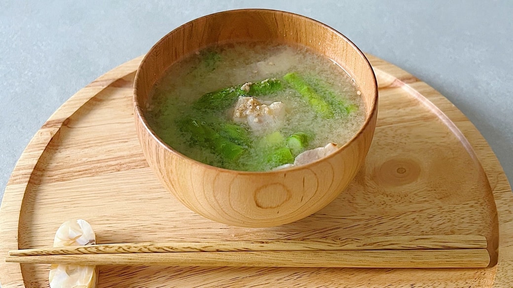 アスパラガスとベーコンのみそ汁