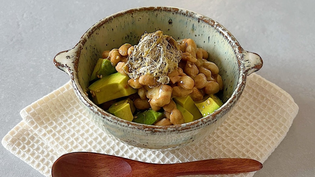 アボカドととろろ昆布の納豆和え