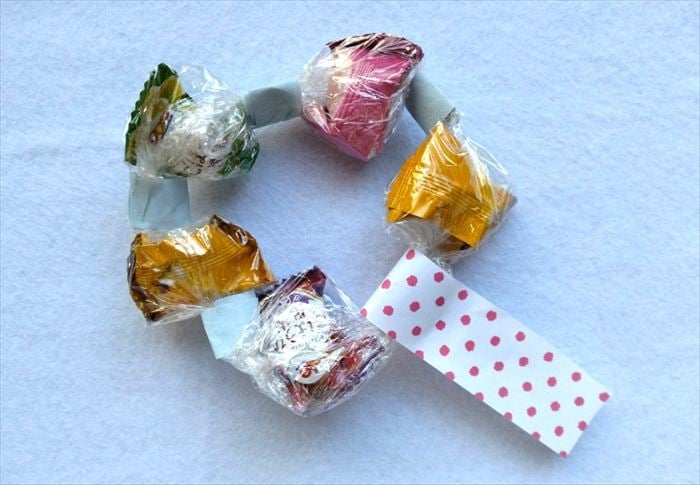 太めの紙を巻いたところ