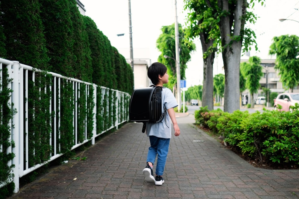 下校中の子ども
