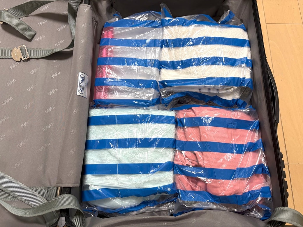 旅行の荷物の仕分けに