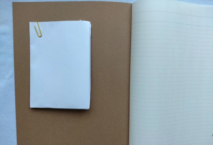 書類を挟んだところ