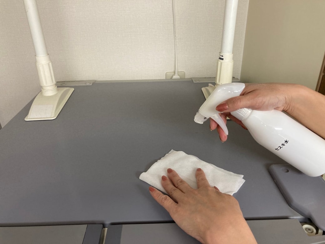 冷蔵庫の上 拭き掃除