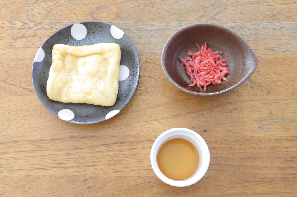 「油揚げと干しえびのおにぎり」