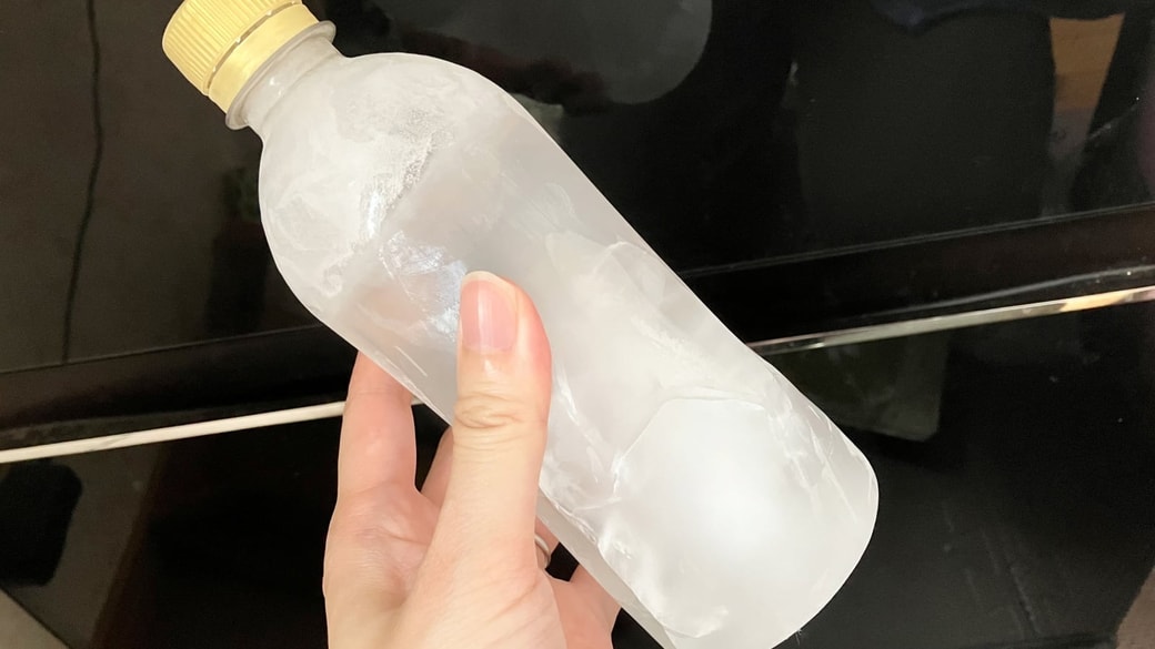 凍らせたペットボトル