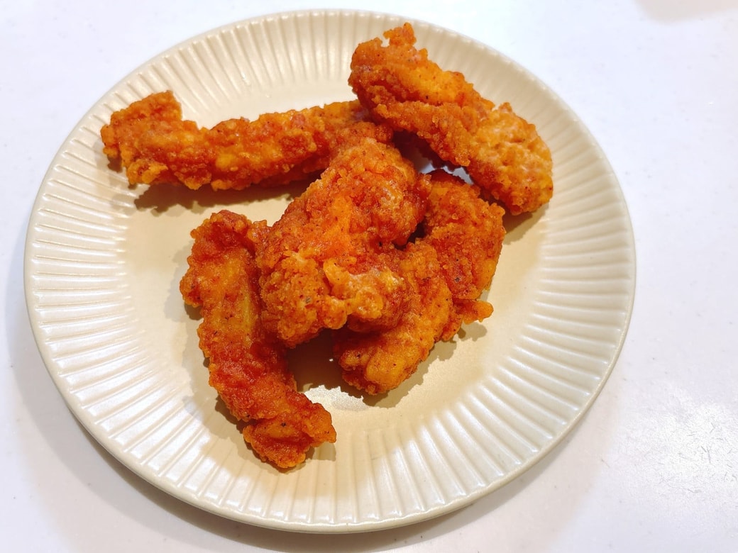 唐辛子の辛味がきいたチキン