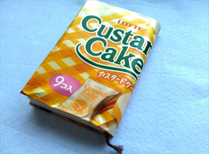 お菓子袋のブックカバー