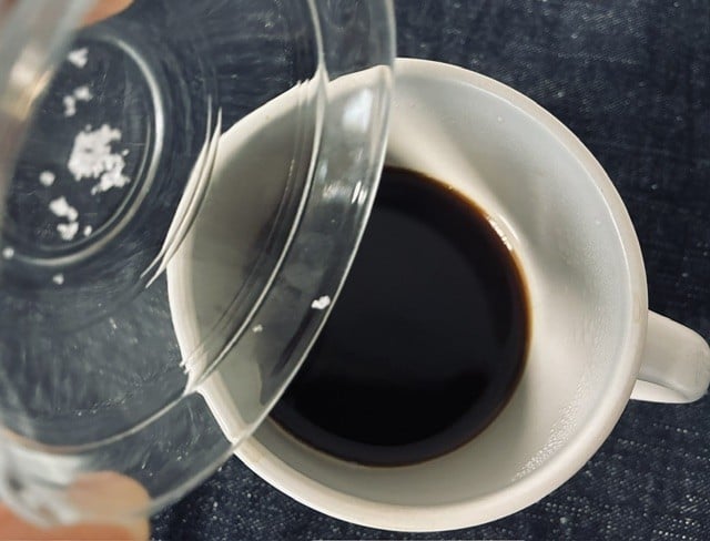 コーヒーに塩