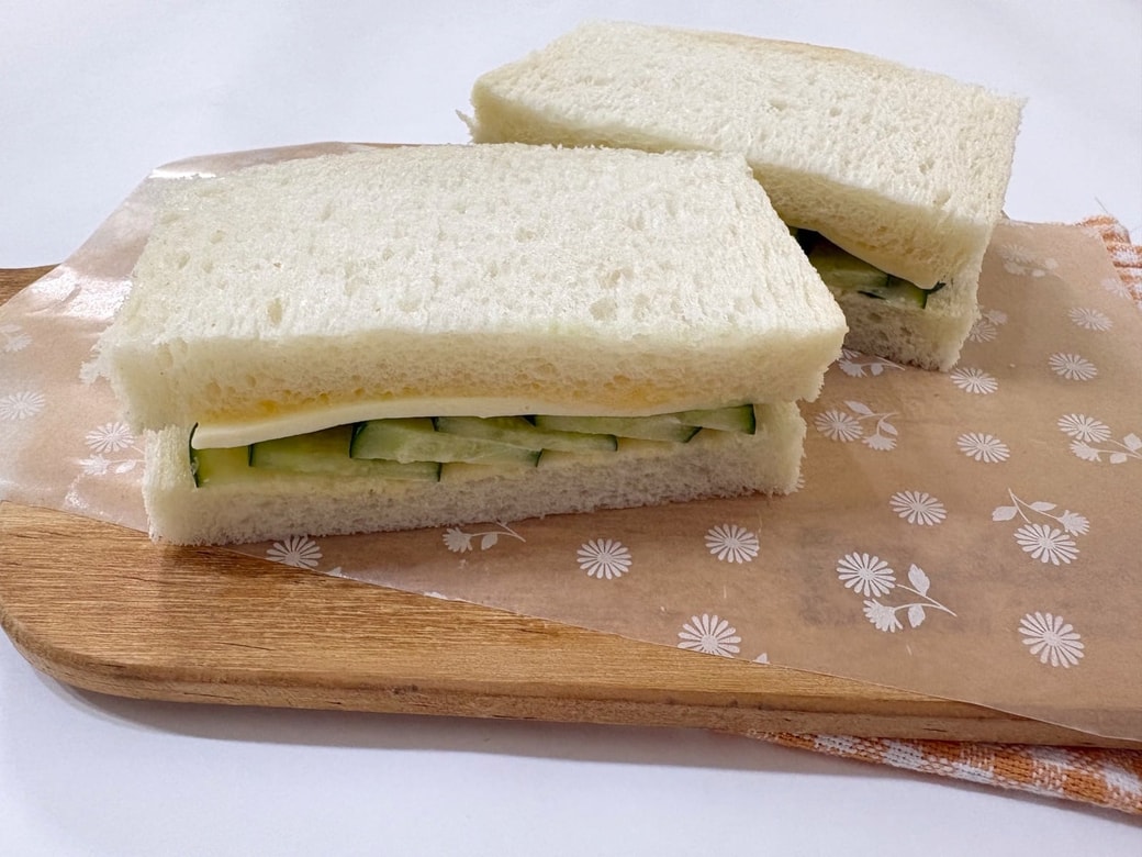 きゅうりチーズサンドの完成