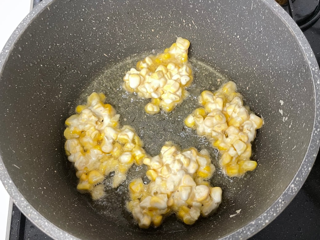 とうもろこしのかき揚げ