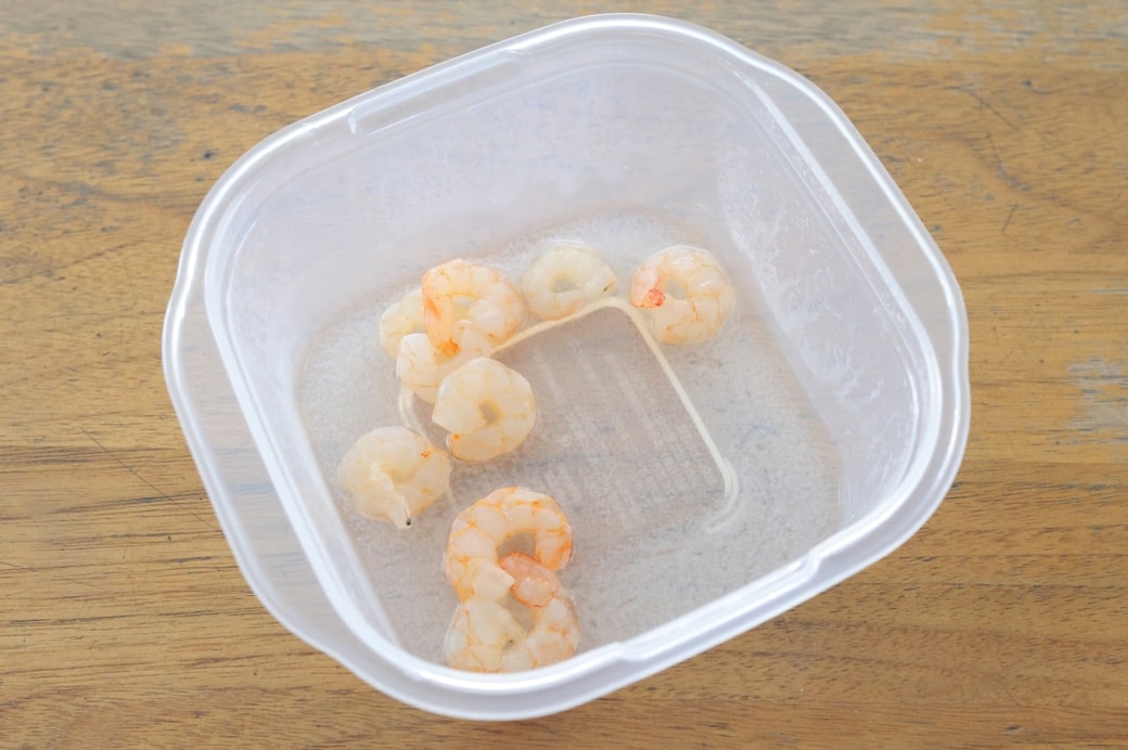 「わかめとえびのおにぎり」