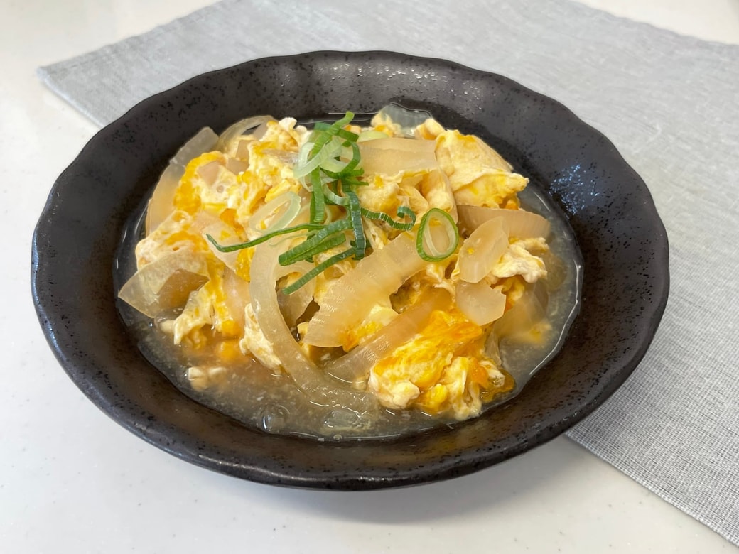 新玉ねぎの卵とじ
