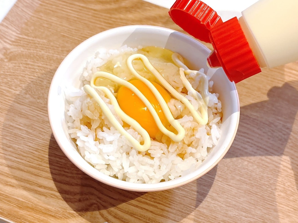 仕上げにマヨネーズをかけたら完成