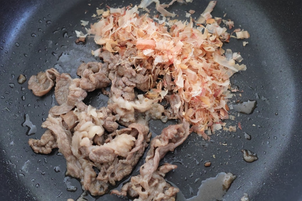 「牛肉おかかおにぎり」