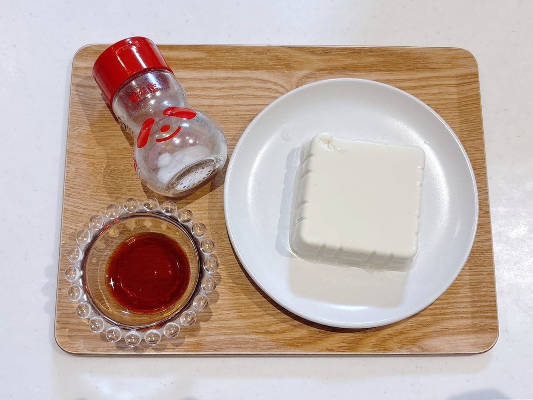 冷奴にかけるのは「味の素」