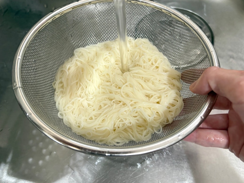 冷水で洗う