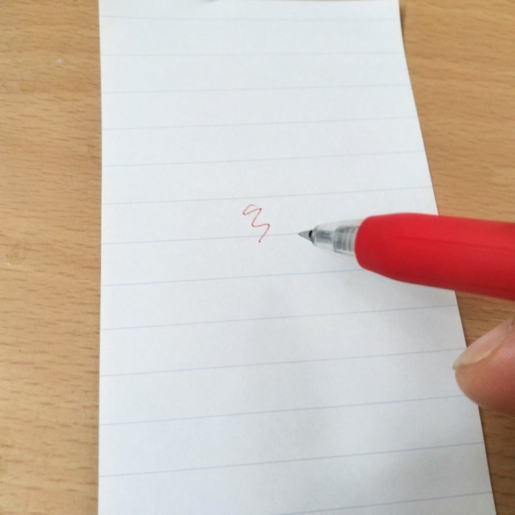 ボールペンで書く人