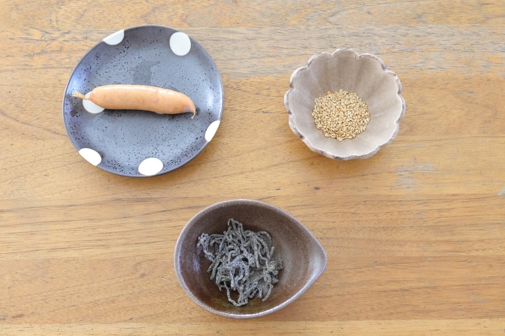 「ウインナーと塩こんぶのおにぎり」