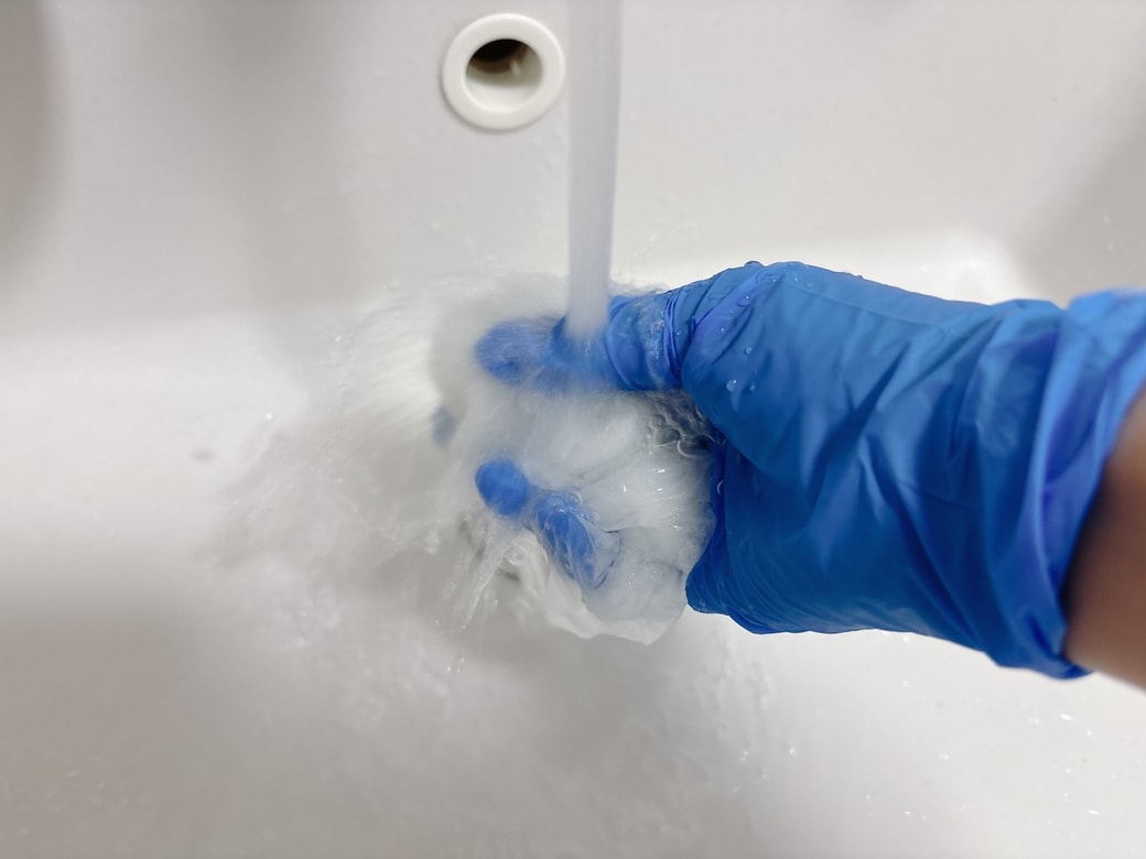 カビキラーを含んだティッシュは、きちんと水洗いしてから処分