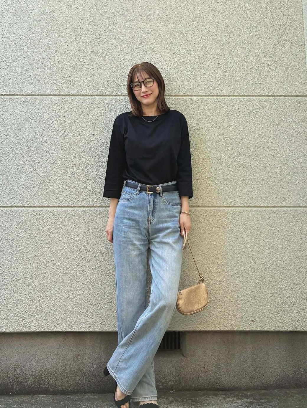 7分丈の黒カットソーで大人上品に。
