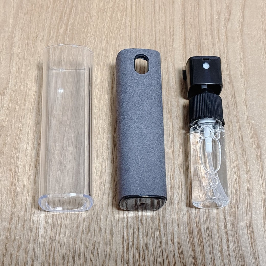 スプレーボトルを取り出す